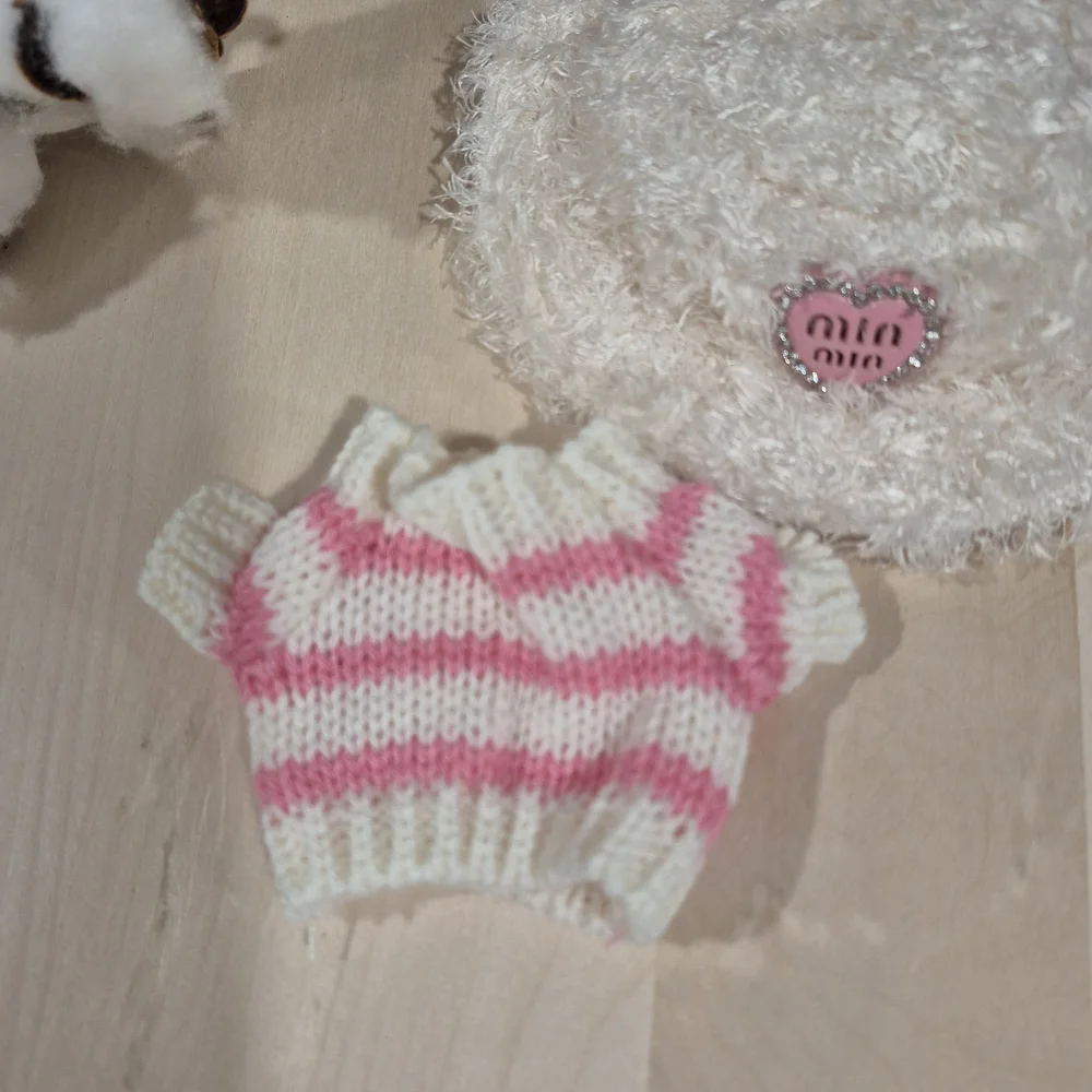 🩷🤍NEW🩷🤍 ADORABLE!! PINK AND CREAM LABUBU 2PC Set With Hat and Sweater ONLY